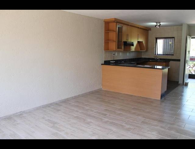 3 BEDROOM APARTMENT FOR SALE IN MARAIS STEYN PARK